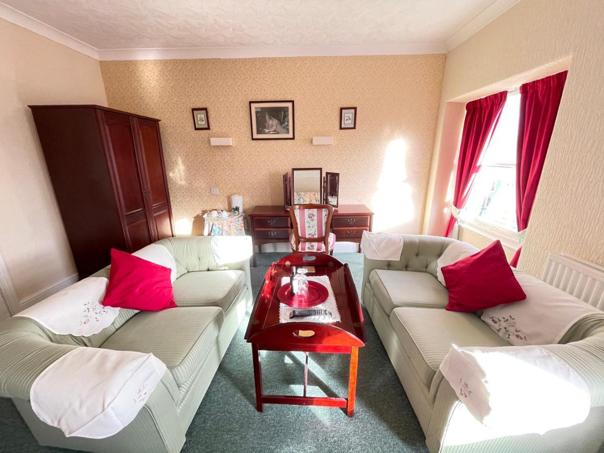 White Court Llandudno Bed and Breakfast Eksteriør billede